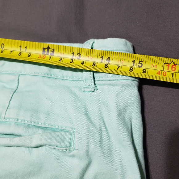 Bandolino Ivette capris in size 8P - Picture 6 of 8